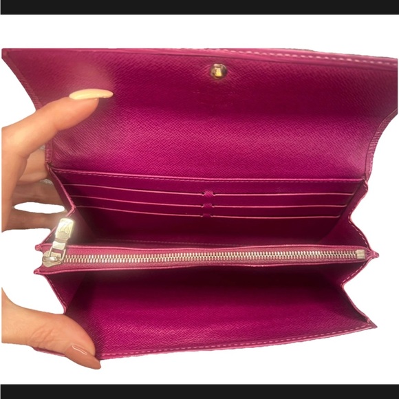 Louis Vuitton Pink Epi Leather Chain Wallet - Picture 4 of 15